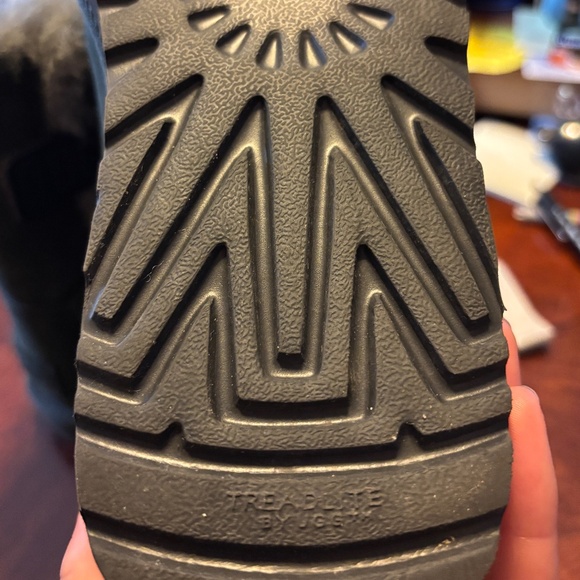 UGG Logo Strap Fur Boots in Excellent Condition size 8 - Picture 14 of 16